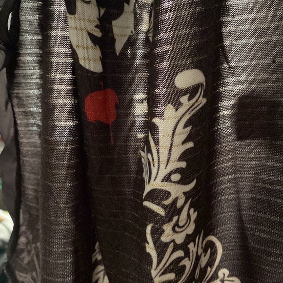 Disney couture Snow White top - Picture 10 of 10